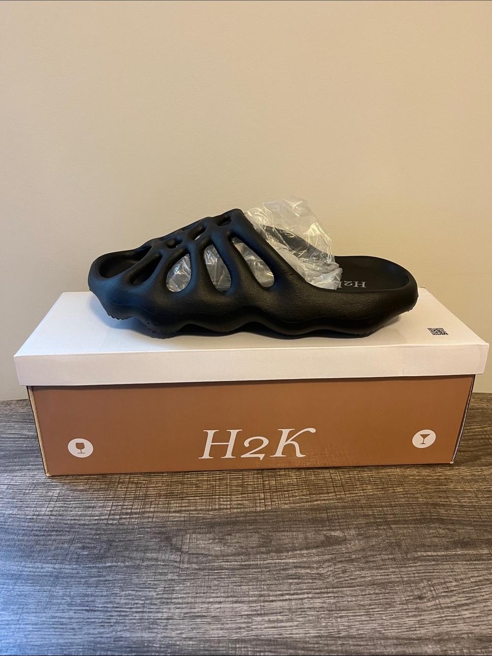 H2K Fiona Black Cutout Slide Sandals Lightweight Comfort Slip-On Sizes 7-11